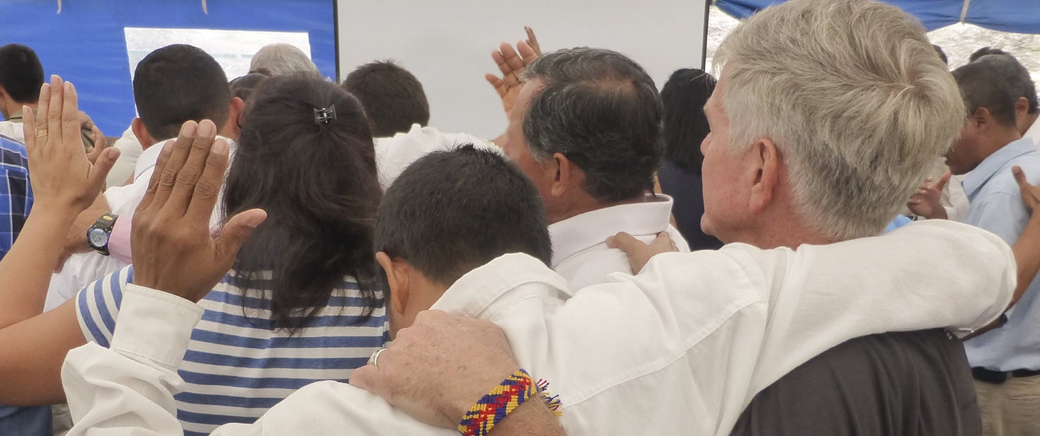 Colombia - Christians worshipping together - Photo: VOMC