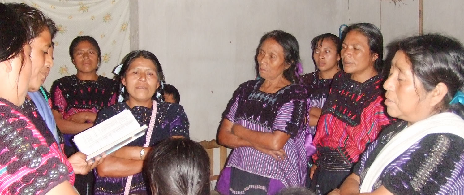 Southern Mexico - A group of women - Photo: VOMC